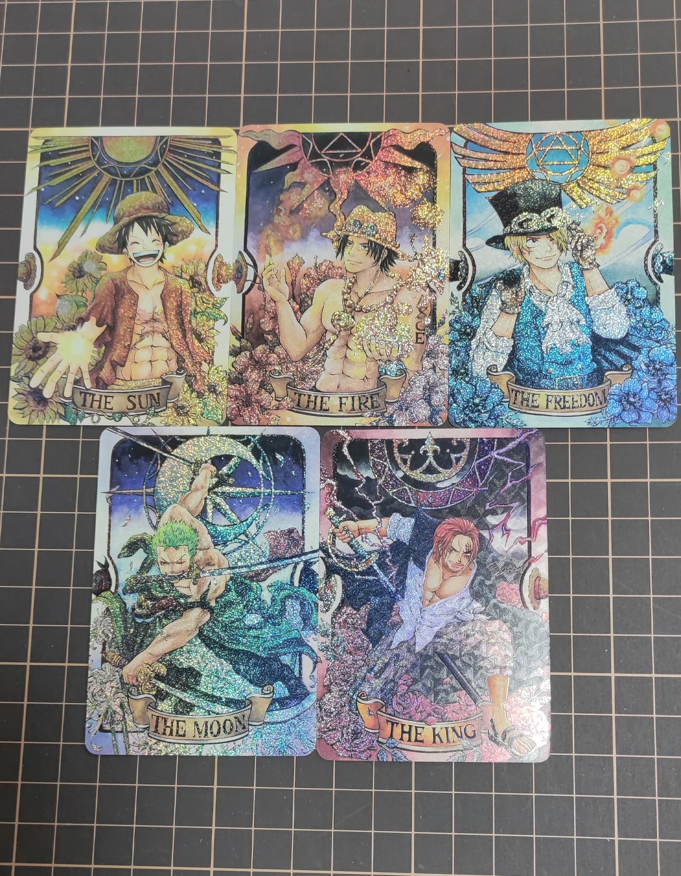 5Pcs/set One Piece Luffy With Friends Colorful Starlight Flash Game Playing Card — detail 1